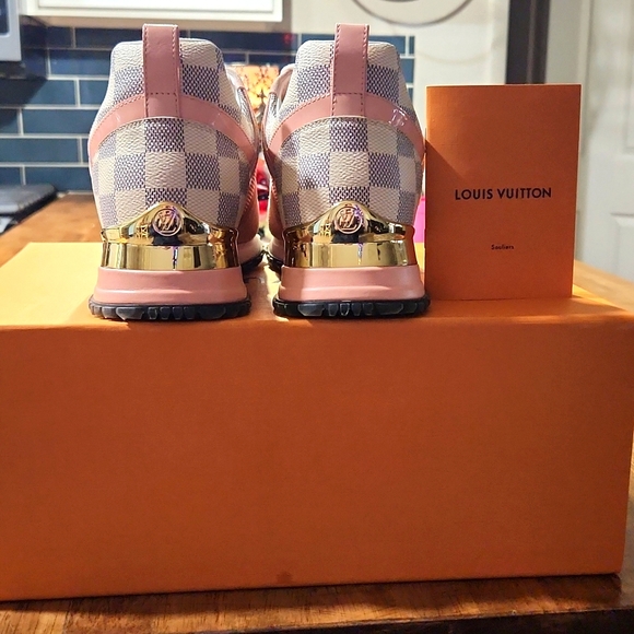LOUIS VUITTON Souliers - Picture 1 of 3